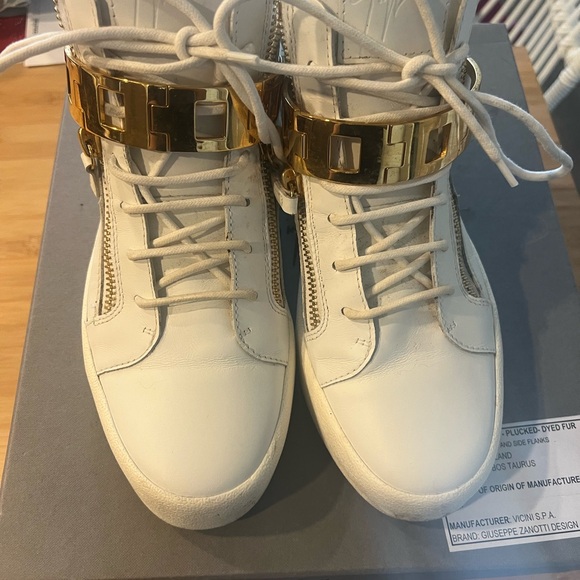 Giuseppe Zanotti Cream Sneakers with Gold Details